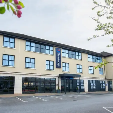 Travelodge Hotel 3*