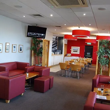 Travelodge 3*