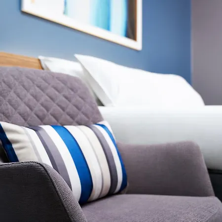 Travelodge Hotel 3*