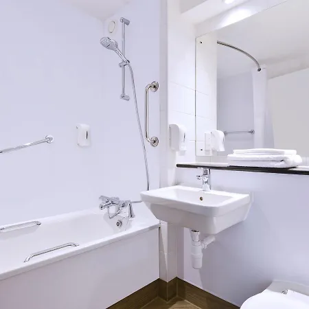 Travelodge 3* Galway