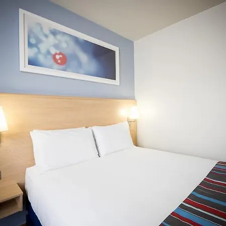 Travelodge Hotel 3*