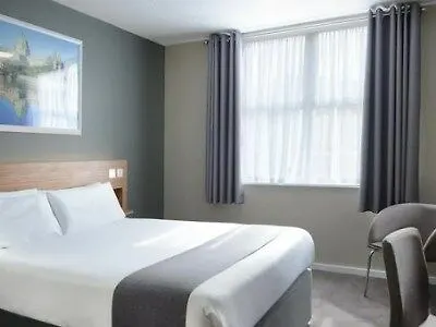 Travelodge 3*