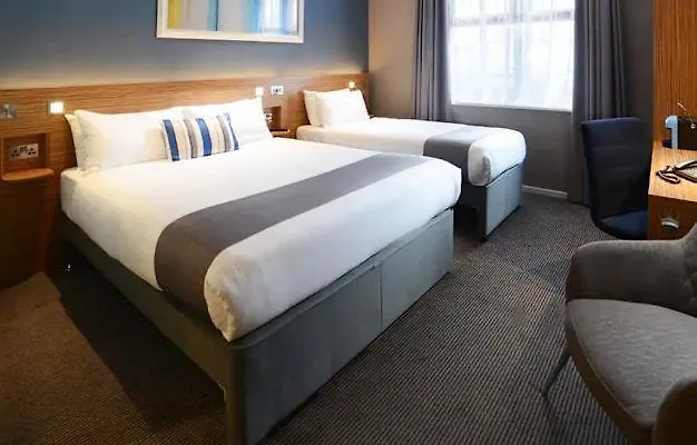 Travelodge Отель 3*