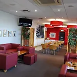 Travelodge 3*