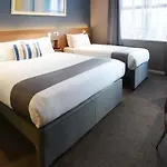 Travelodge Hotel 3*