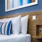 Travelodge Hotel 3*