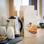 Travelodge Hotel 3*