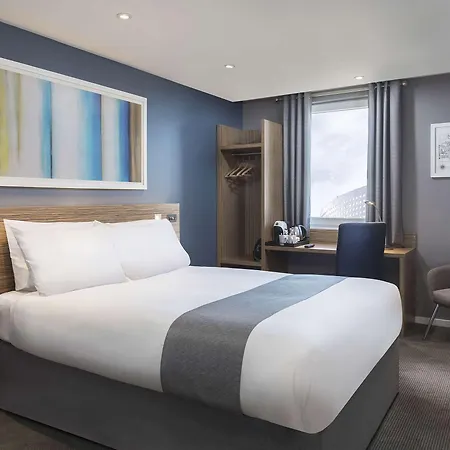 Travelodge فندق غالواي