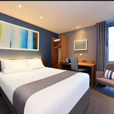 Travelodge 3*