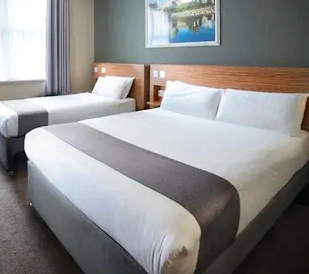 Travelodge فندق غالواي