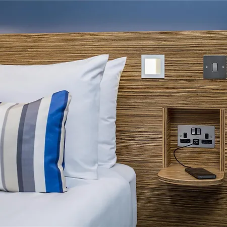 Travelodge فندق