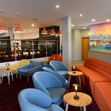 Travelodge 3*