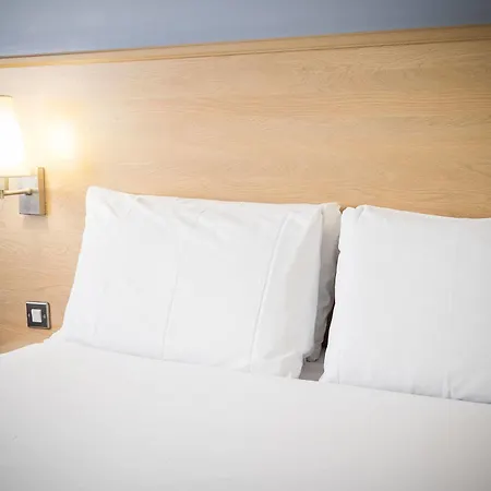 Travelodge فندق غالواي
