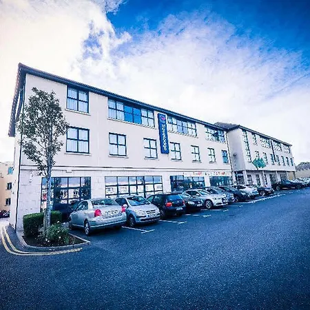 Travelodge Hotel 3*