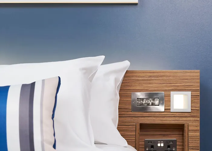 Отель Travelodge 3*