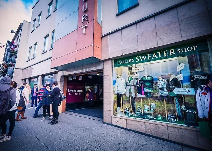 Travelodge Отель 3*