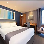 Travelodge 3*