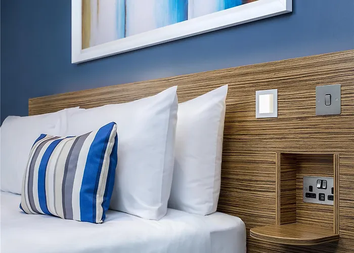 Travelodge Hotell 3*