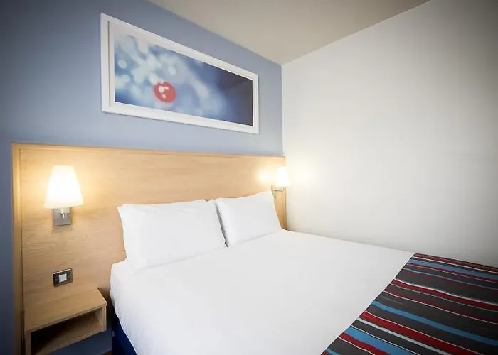 Travelodge Hotell 3*