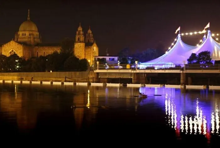 Travelodge Hotell 3*